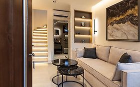 Akira Suites